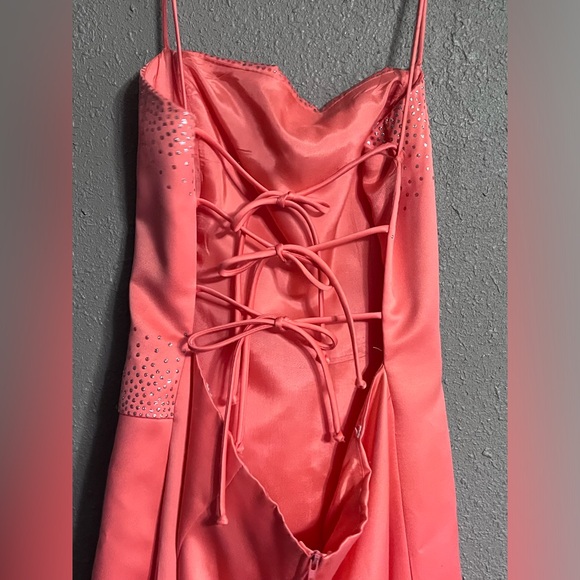 Coral prom dress with back ties. Morgan and Co Prom Dress, lightly used. - Picture 3 of 4